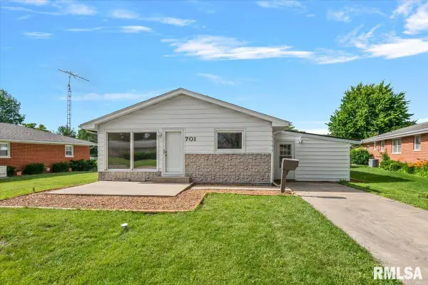 701 Samuel Street, Taylorville, IL 62568