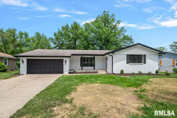 27 Mishawaka Drive, Rochester, IL 62653