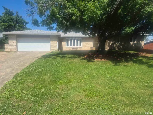12 Terry Drive, Jacksonville, IL 62650