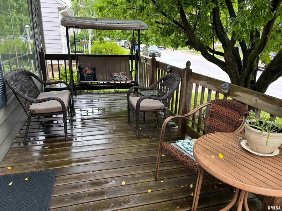 713 Oakland Avenue, Quincy, IL 62301 - #2