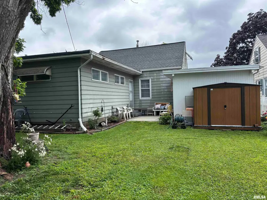 713 Oakland Avenue, Quincy, IL 62301 - #3