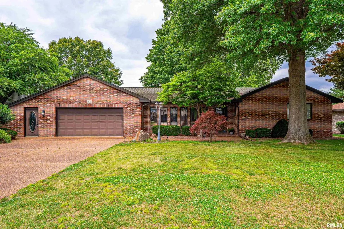 43 Illini Drive, Lincoln, IL 62656-0000 - #1