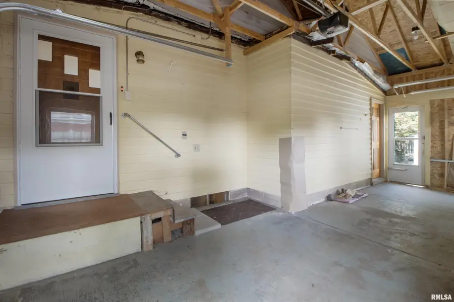 635 W Fremont Street, Galesburg, IL 61401 - #2