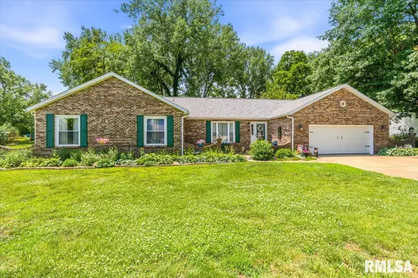 23751 Homestead Lane, Athens, IL 62613