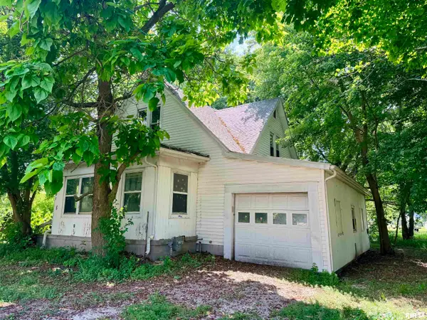 307 N Cedar Street, Bowen, IL 62316