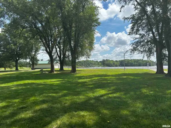 106 Mason Avenue, Tovey, IL 62570
