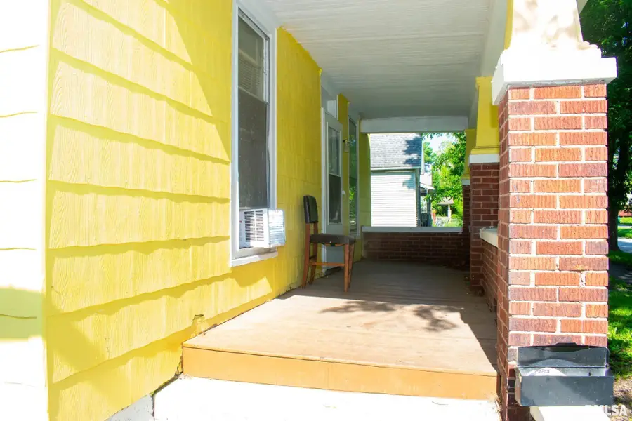 1524 E Prairie Street, Decatur, IL 62521 - #2