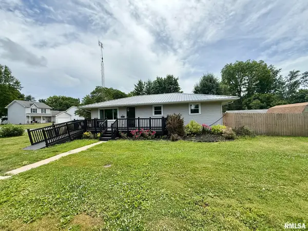 802 W Monroe Street, Petersburg, IL 62675