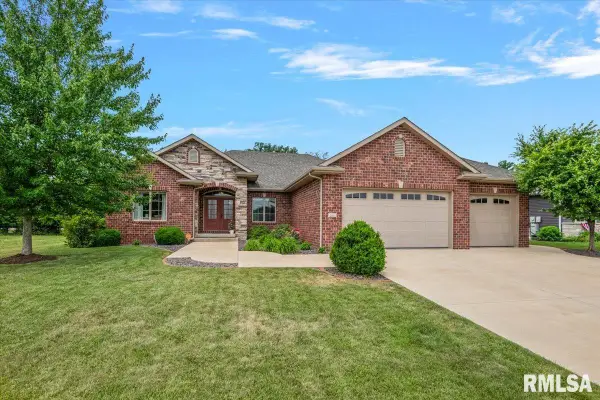 2009 Old Ironbridge Drive, Chatham, IL 62629