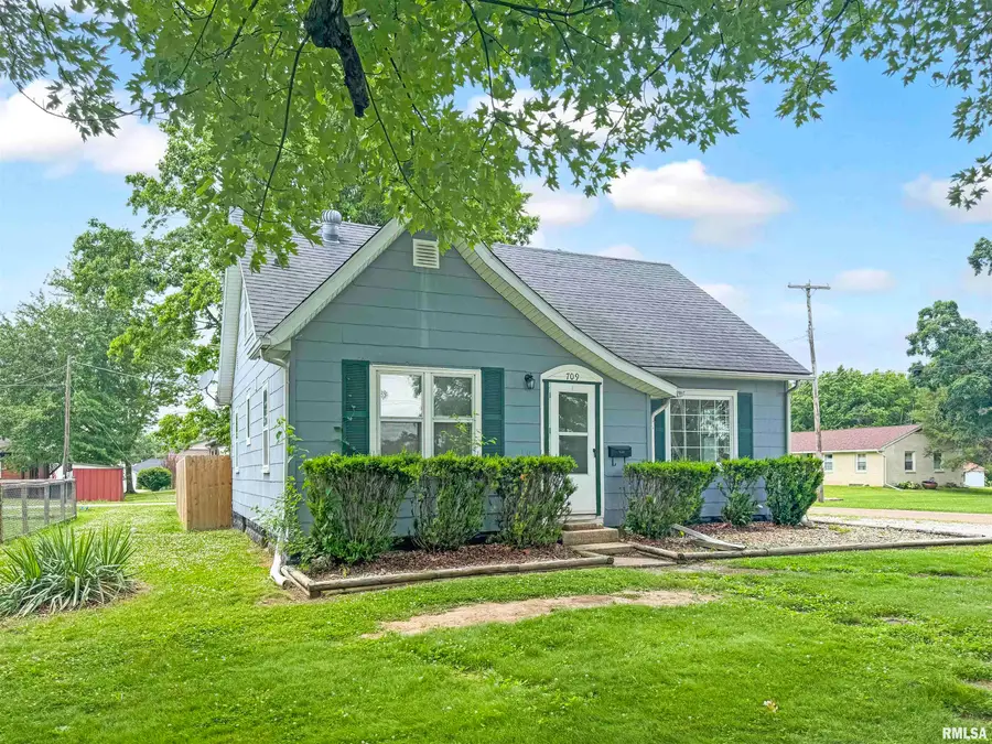 709 N Capitol Avenue, Mount Sterling, IL 62353 - #2