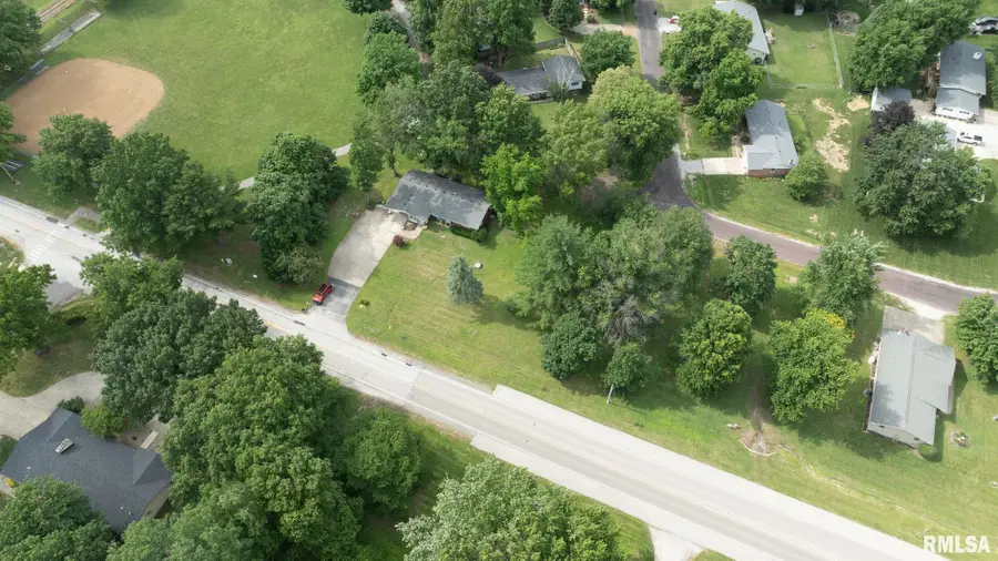 117 E Brown Street, Divernon, IL 62530 - #2