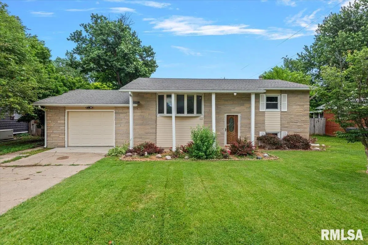 527 E State Route 125, Pleasant Plains, IL 62677 - #1
