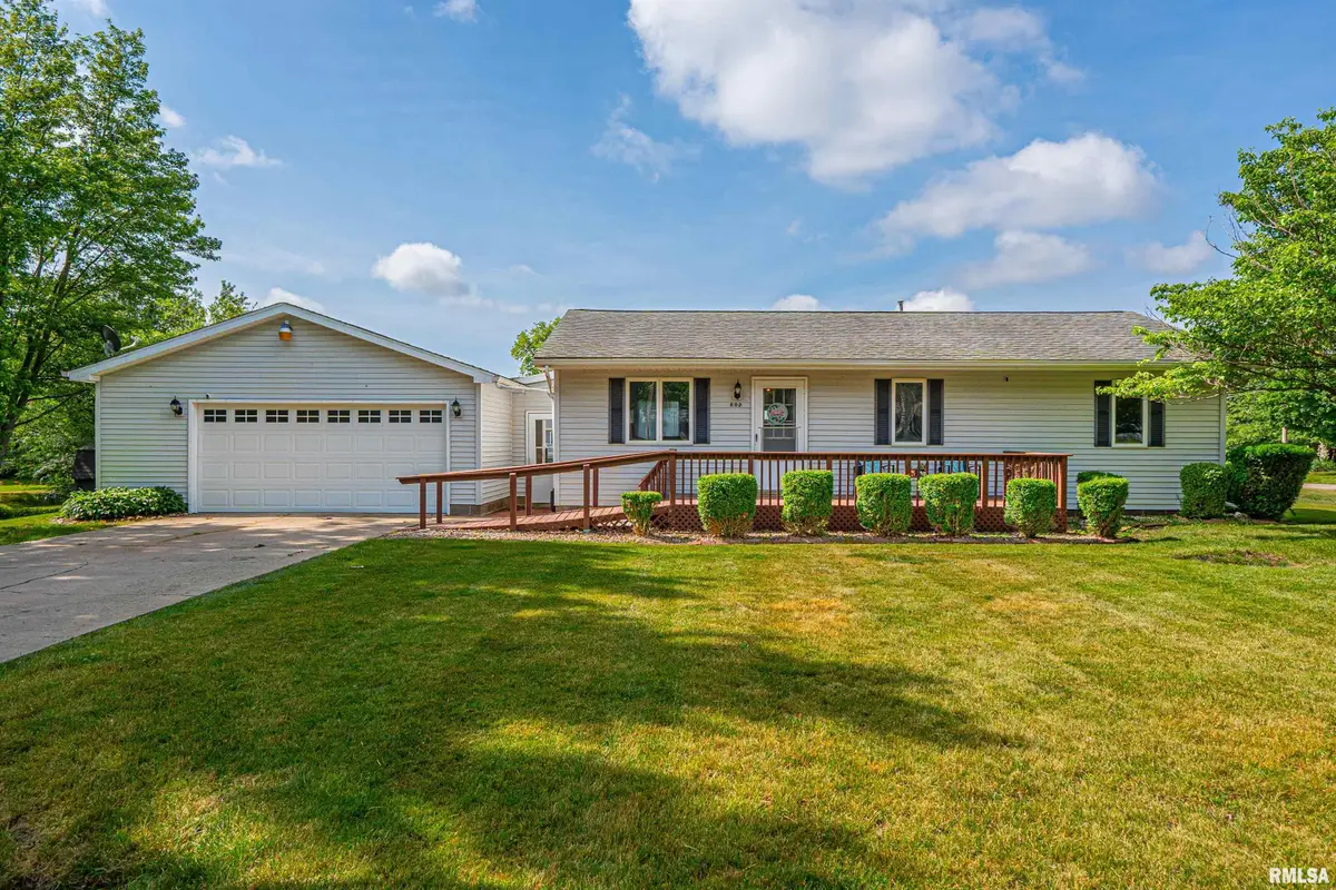 602 E 10th Street, Delavan, IL 61734 - #1