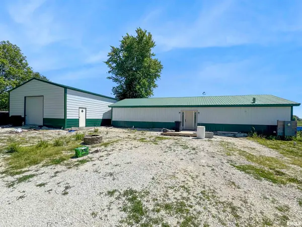 19 Grandview Drive, Versailles, IL 62378