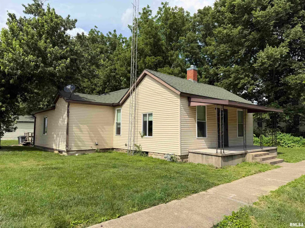 301 E Main Street, Pleasant Plains, IL 62677 - #1