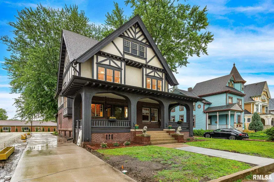 561 N Prairie Street, Galesburg, IL 61401 - #3