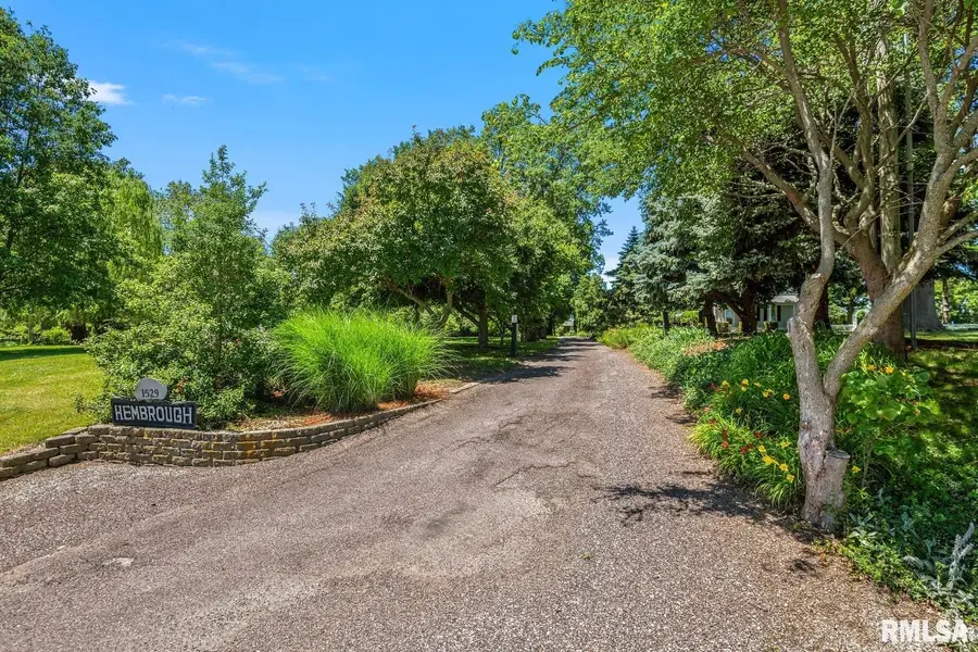 1529 Nursery Lane, Jacksonville, IL 62650 - #2