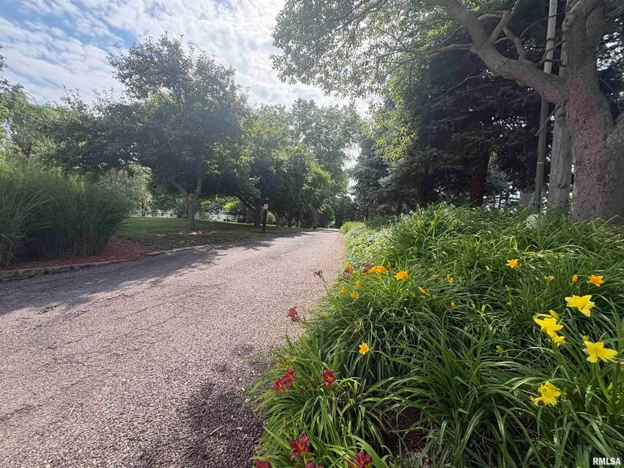 1529 Nursery Lane, Jacksonville, IL 62650 - #3