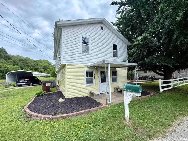200 N Potts Avenue, Taylorville, IL 62568