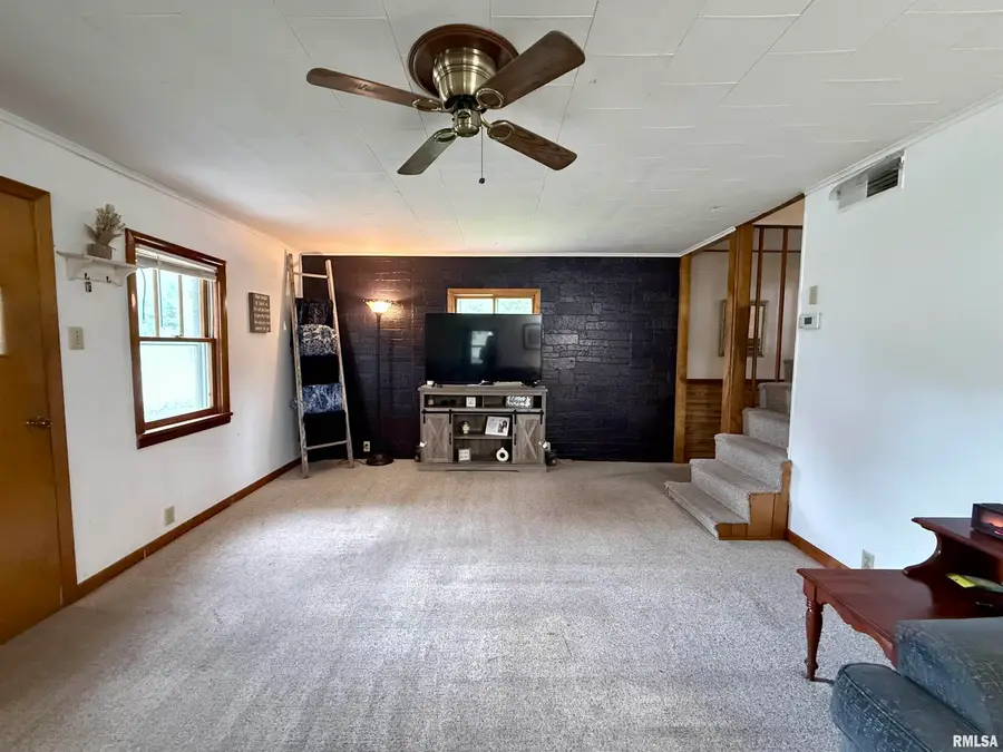 200 N Potts Avenue, Taylorville, IL 62568 - #3