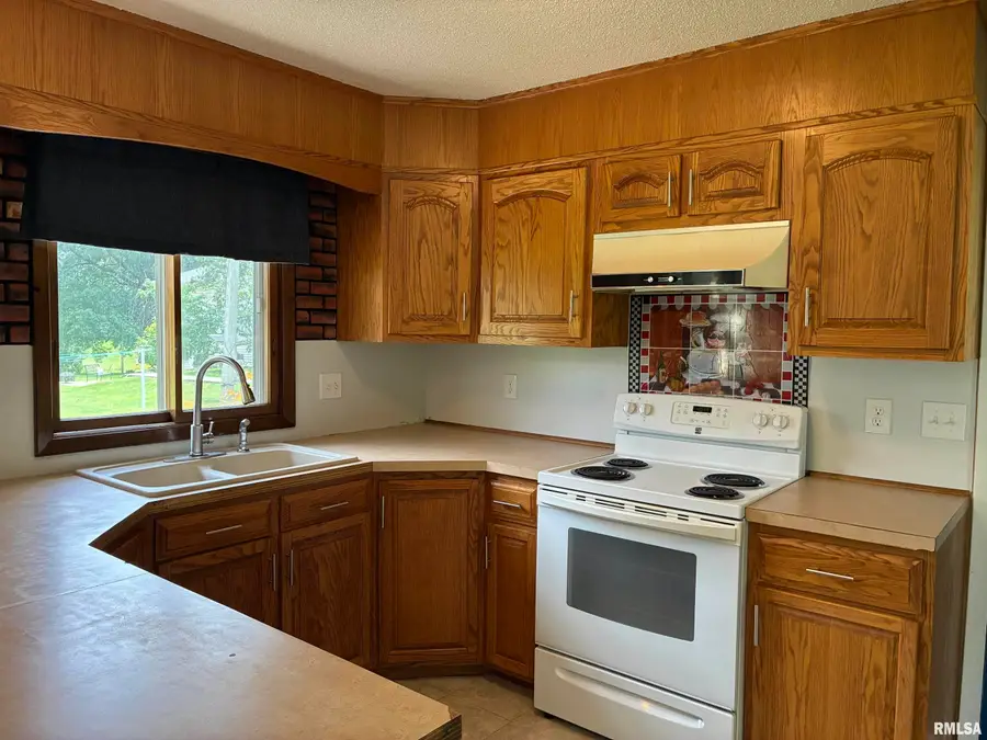 1020 Marion Street, Warsaw, IL 62379 - #2