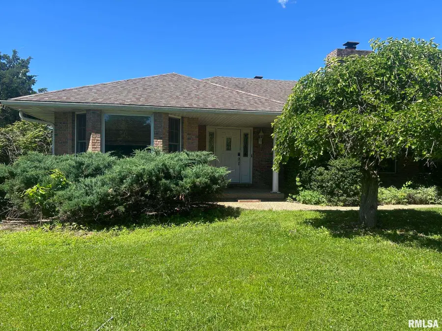 1228 Eastate Drive, Quincy, IL 62305 - #2