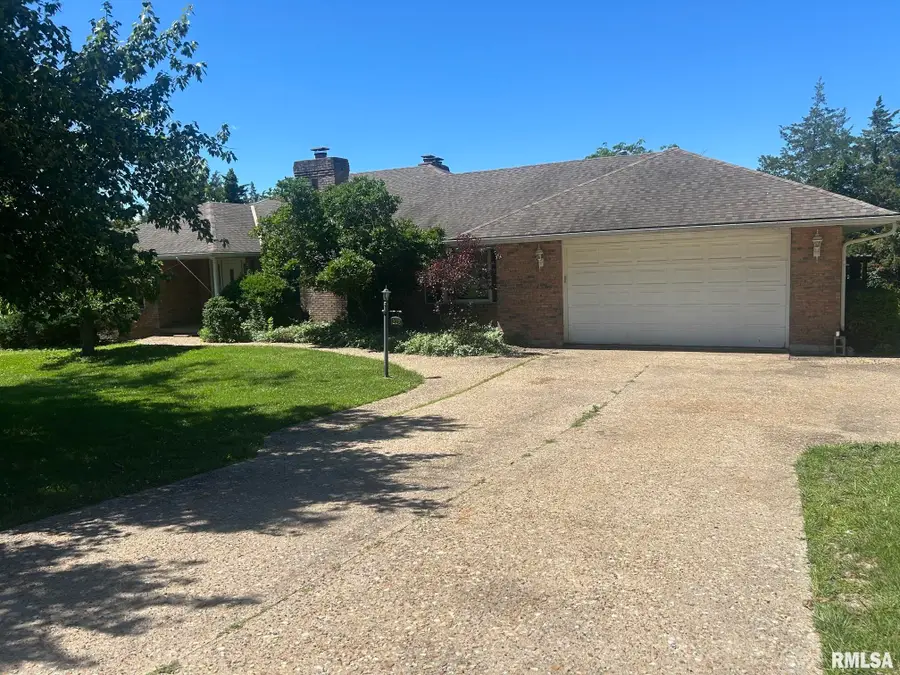 1228 Eastate Drive, Quincy, IL 62305 - #3