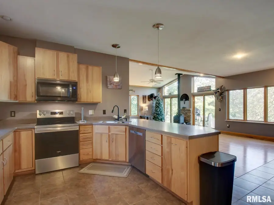 5425 S 24th Street, Quincy, IL 62305 - #3