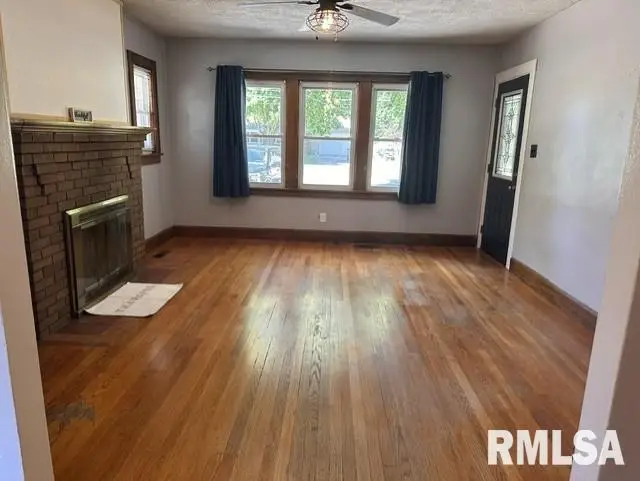 1132 S East Street, Jacksonville, IL 62650 - #3