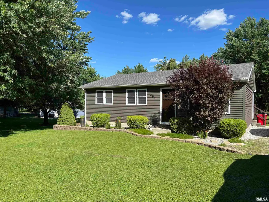 307 Bittersweet Street, Payson, IL 62360 - #2