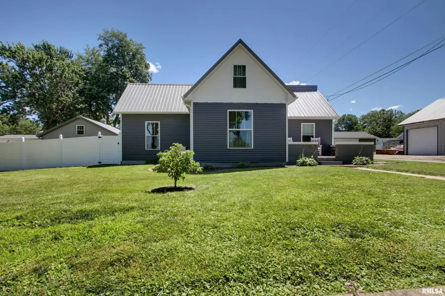 1422 N 17th Street, Quincy, IL 62301 - #2