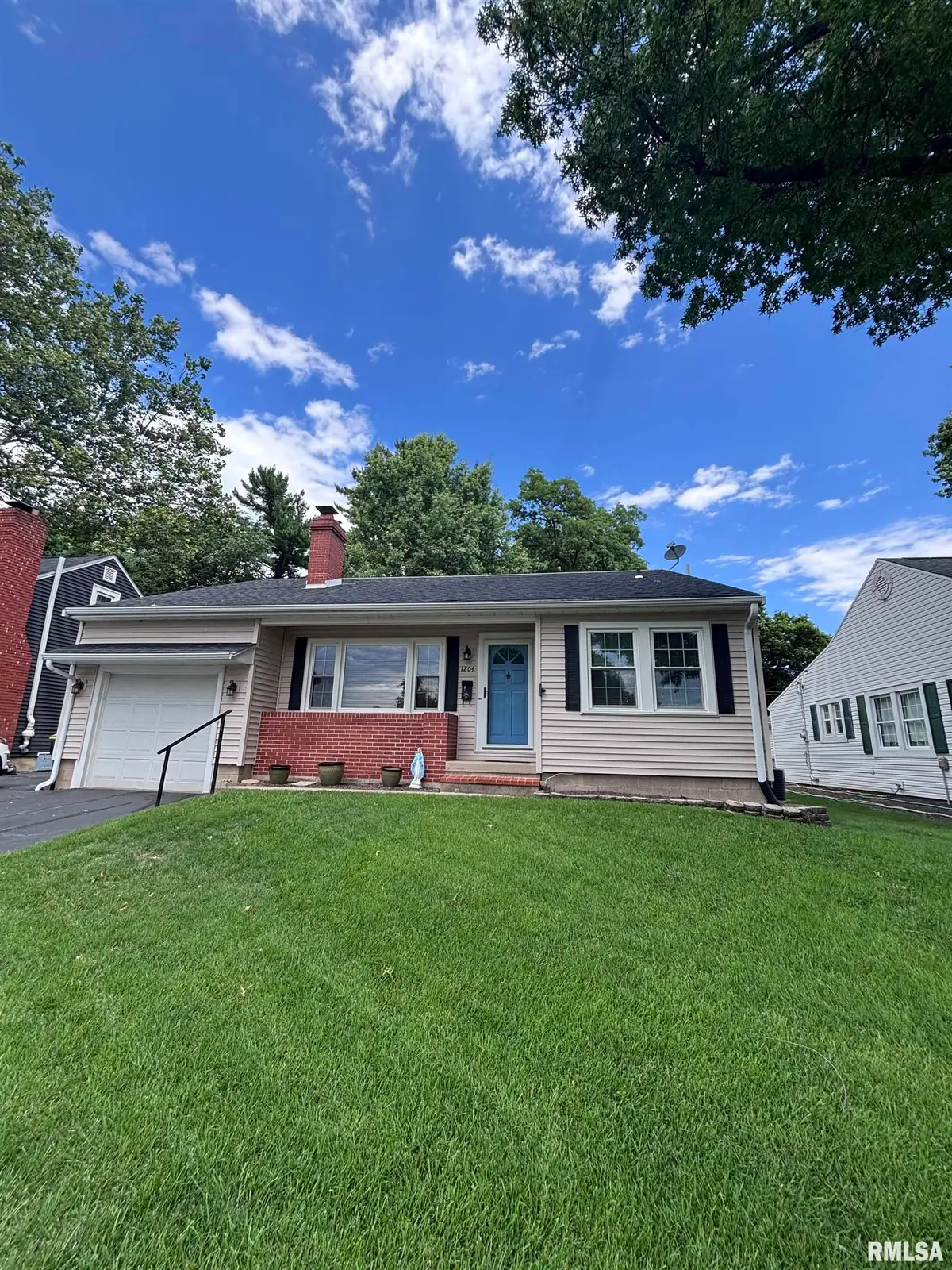 1204 Edgehill Road, Jacksonville, IL 62650 - #1