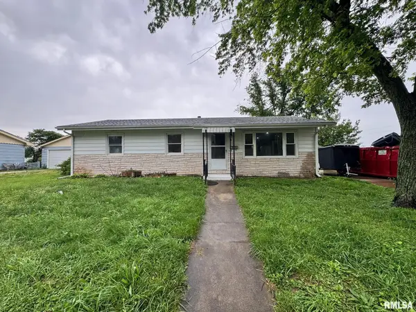 4 Fernwood Boulevard, Jacksonville, IL 62650