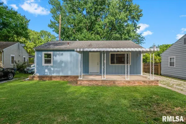8 Douglas Court, Springfield, IL 62704