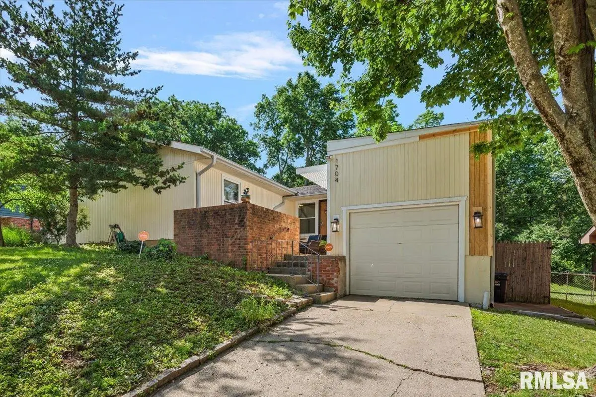 1704 W Jackson Street, Springfield, IL 62704 - #1