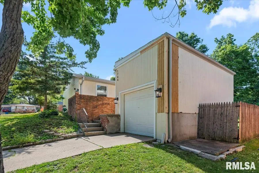 1704 W Jackson Street, Springfield, IL 62704 - #2