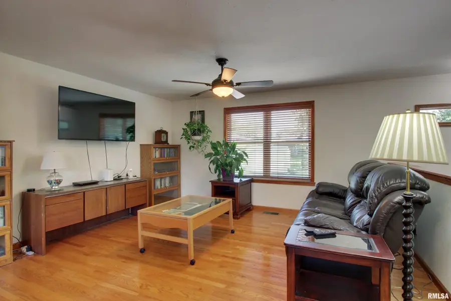 2416 Van Buren Street, Quincy, IL 62305 - #2