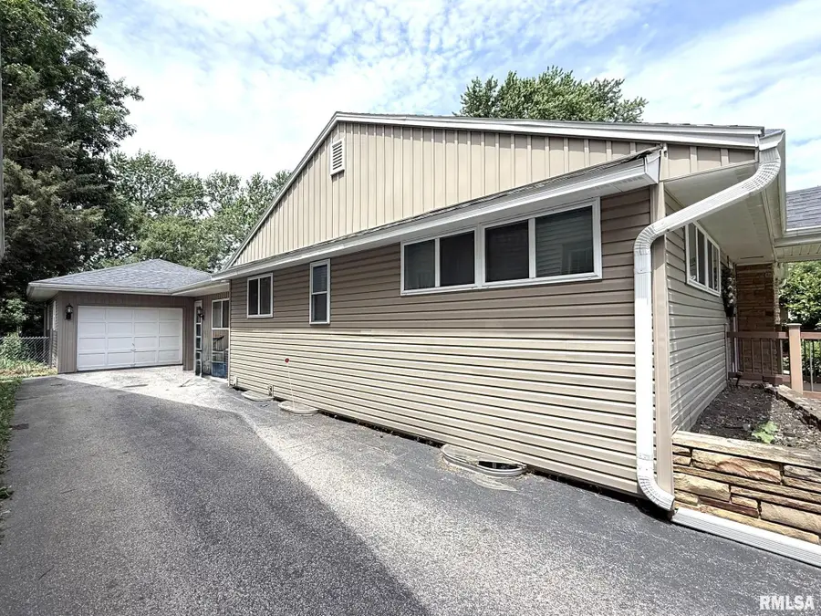 1256 N Academy Street, Galesburg, IL 61401 - #2