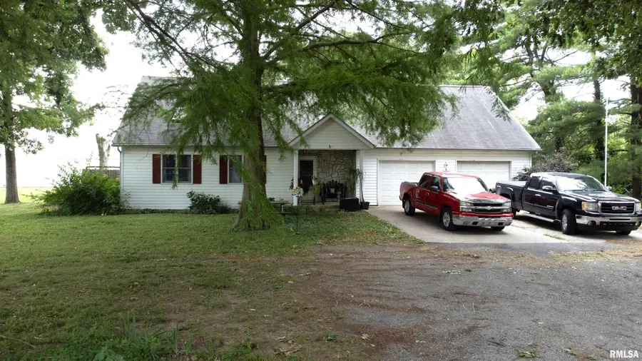 474 S Pine Street, Breese, IL 62330 - #2