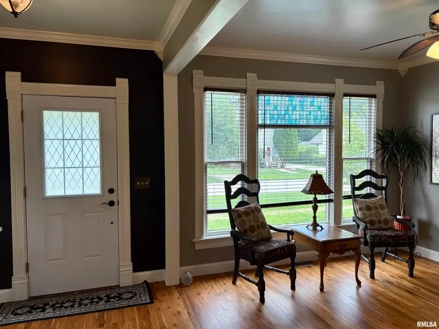 816 E Knox Street, Galesburg, IL 61401 - #2