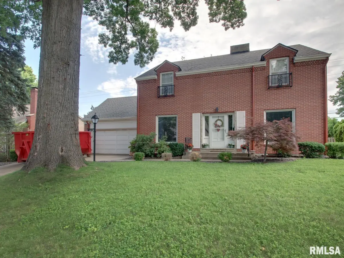 95 Woodlawn Road, Quincy, IL 62301 - #1