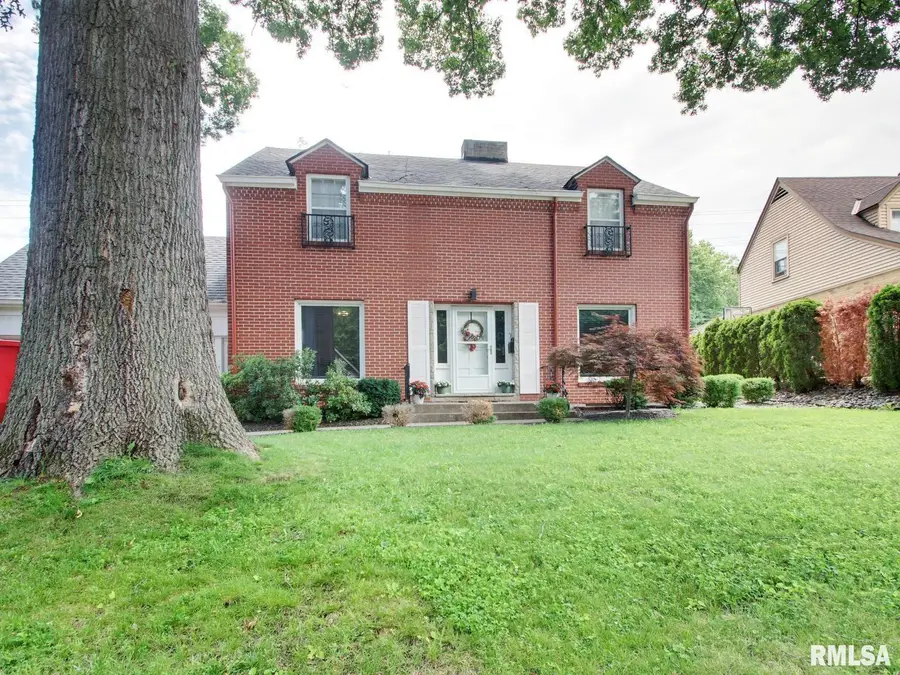 95 Woodlawn Road, Quincy, IL 62301 - #2