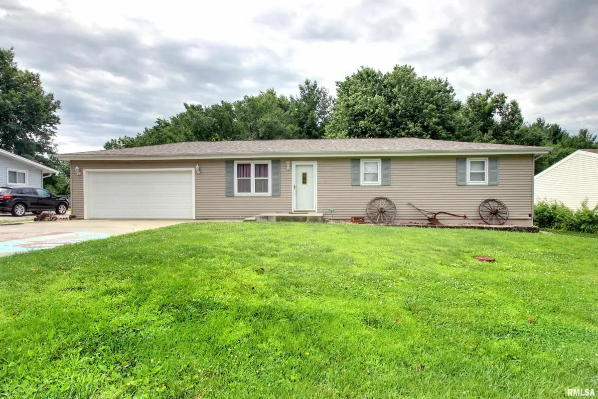 514 W Washington Street, Mendon, IL 62351 - #1