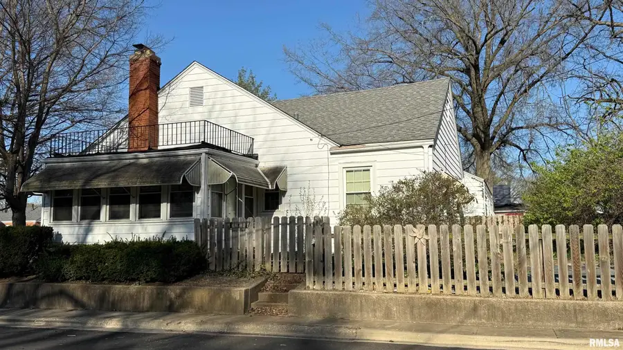 1528 W Lawrence Avenue, Springfield, IL 62704 - #2