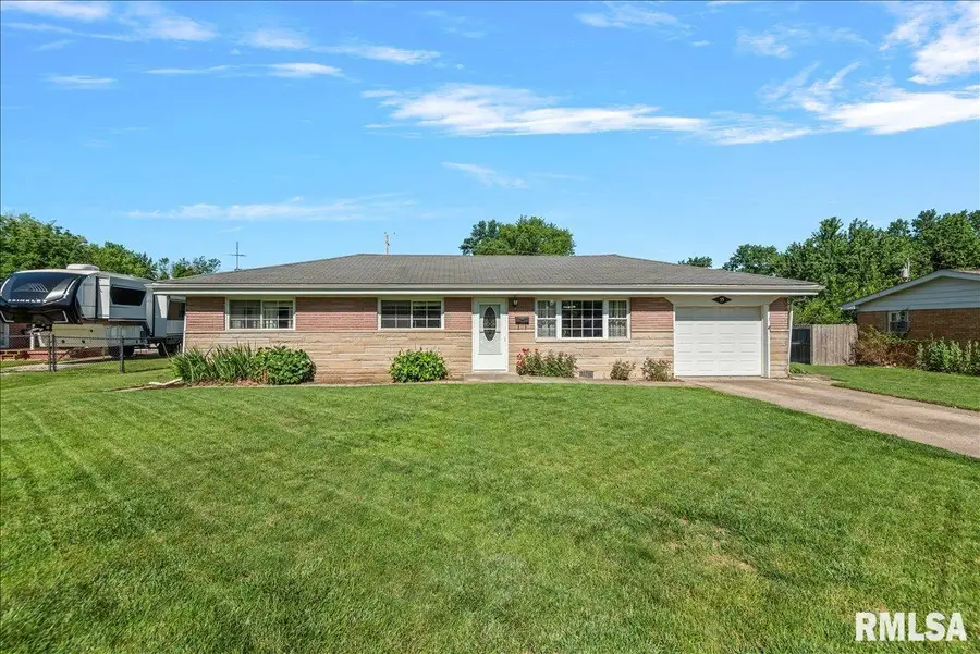 55 Bonniebrook Road, Chatham, IL 62629 - #3