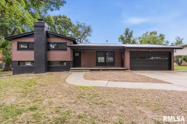 66 W Hazel Dell Lane, Springfield, IL 62703