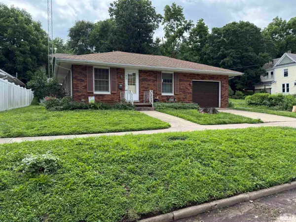 515 N 7th Street, Petersburg, IL 62675
