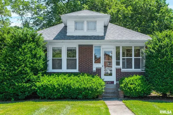 1709 N Prairie Street, Galesburg, IL 61401