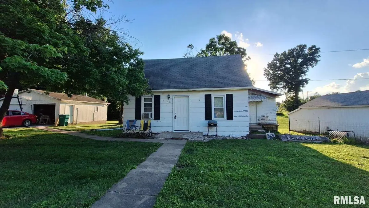 510 S Jackson Street, Blandinsville, IL 61420 - #1