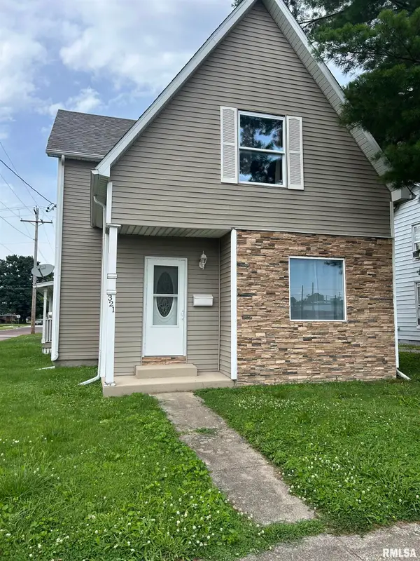 321 W Vine Street, Taylorville, IL 62568